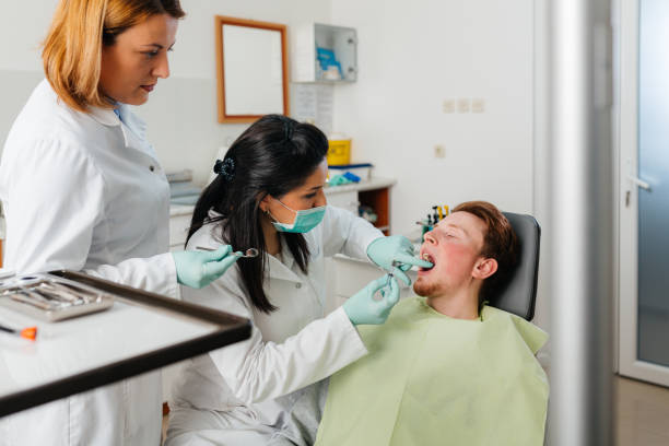Best Dentist Open Late Near Me  in Wright Patterson Af, OH